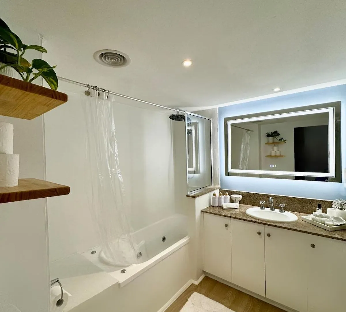 Luxury 2Bed 2Bath Poolview Apartment With Lift And 4Pools Cairns