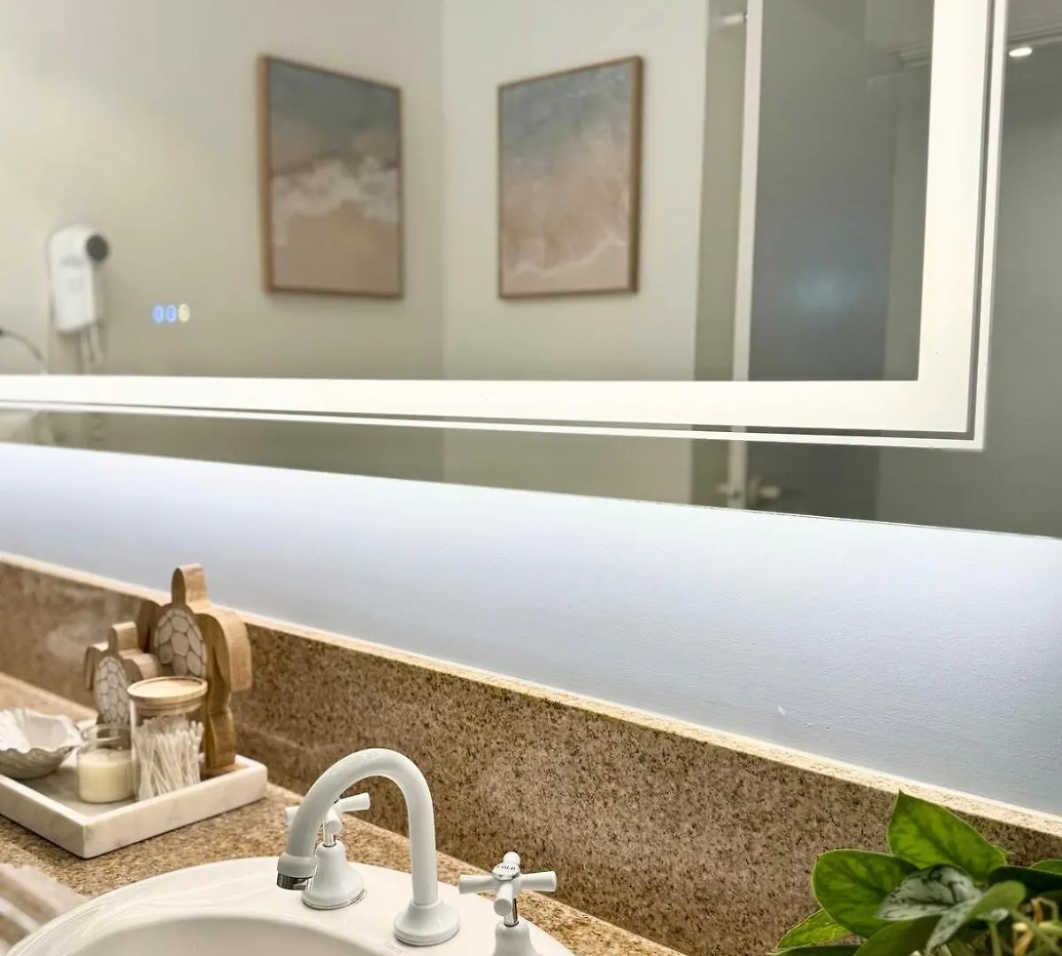 Luxury 2Bed 2Bath Poolview Apartment With Lift And 4Pools Cairns