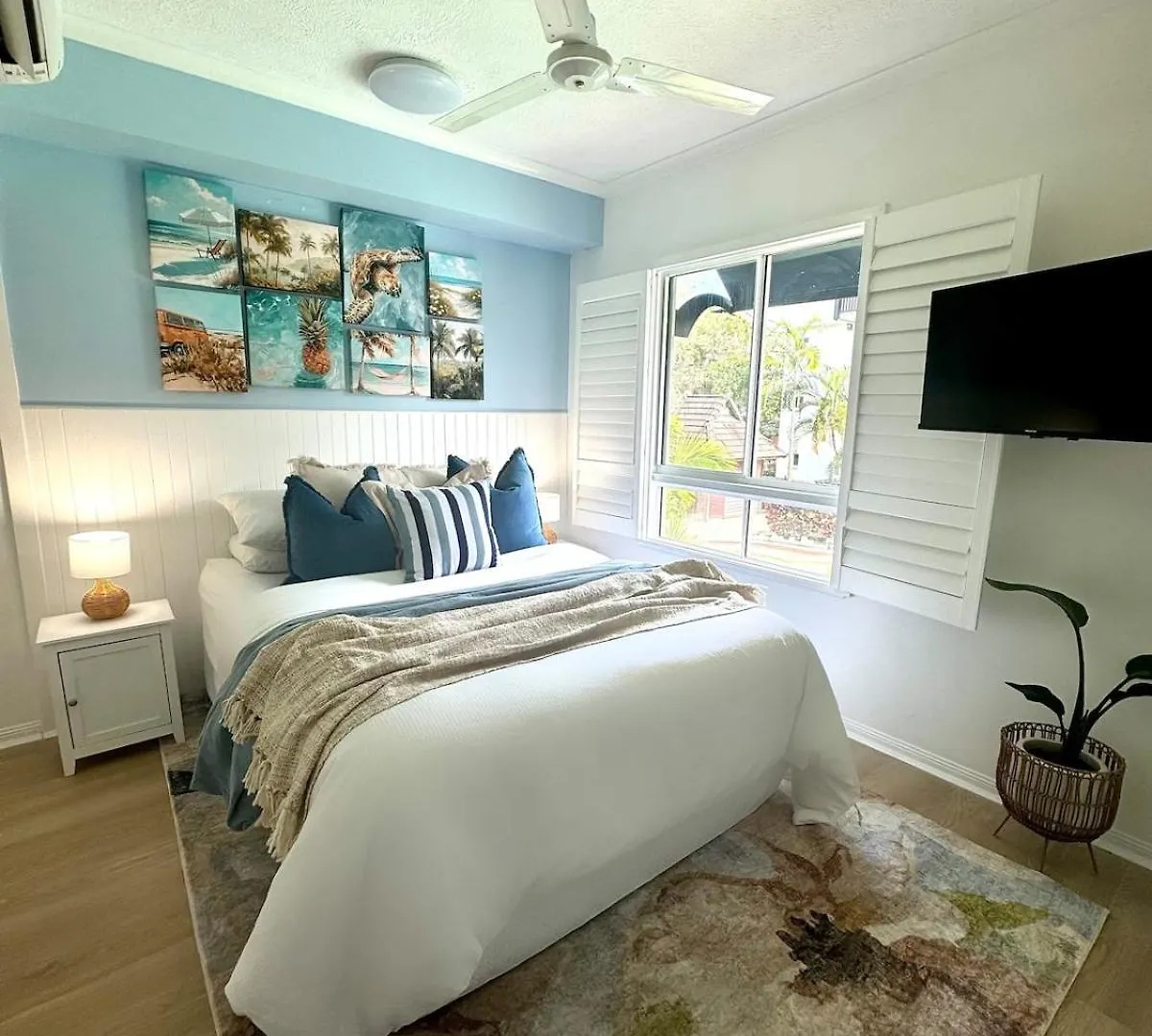 Luxury 2Bed 2Bath Poolview Apartment With Lift And 4Pools Cairns Australia