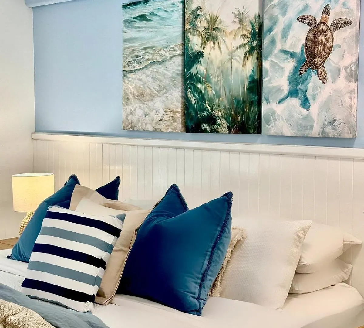 Luxury 2Bed 2Bath Poolview Apartment With Lift And 4Pools Cairns Australia